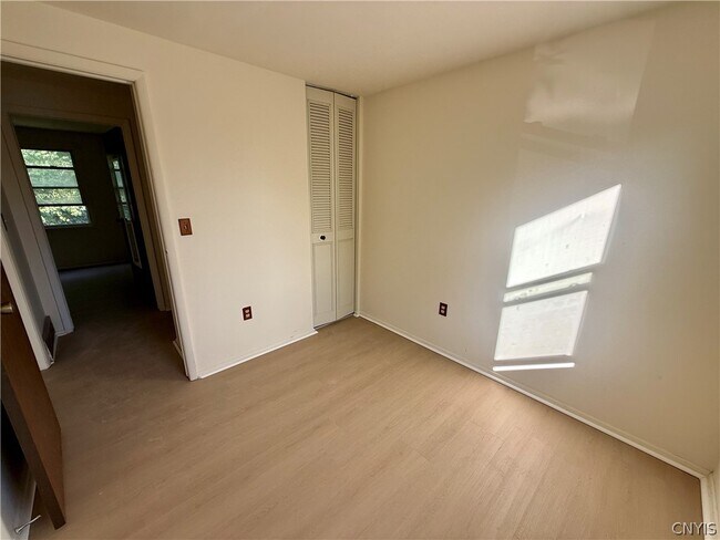 Building Photo - 4999 Windgate Rd