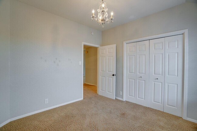 Building Photo - 10218 Scull Creek Dr
