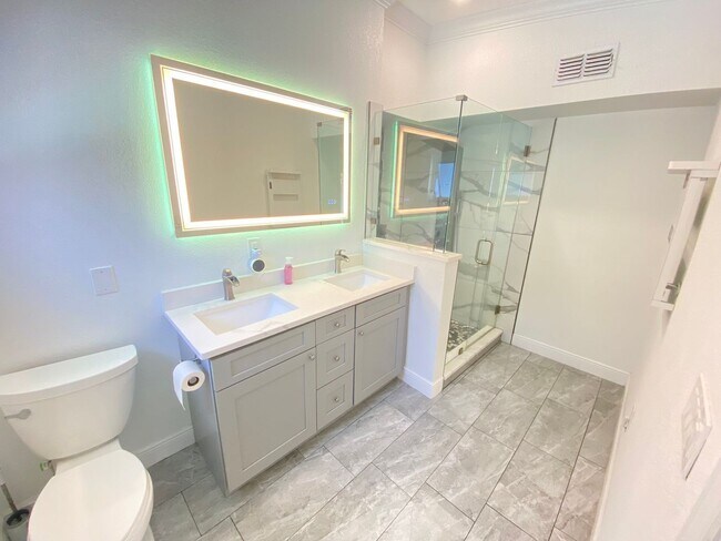 Building Photo - 701 Denton Rd