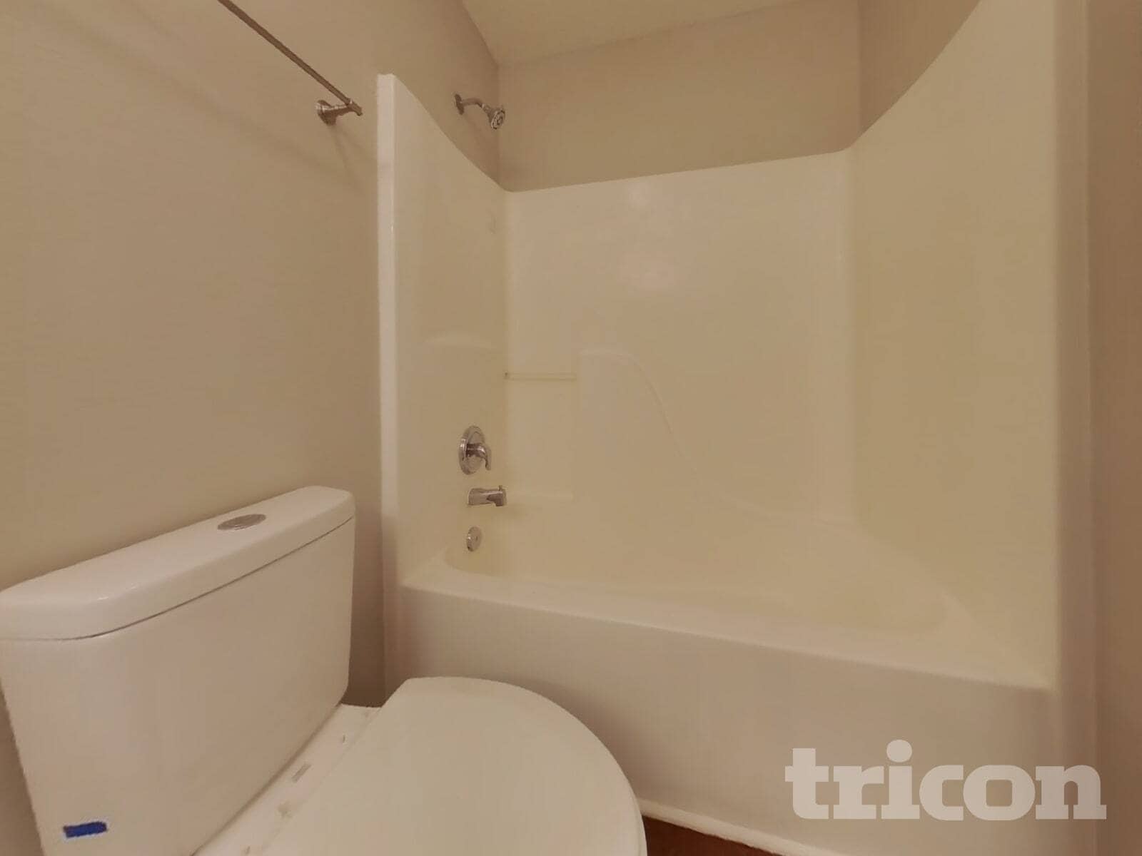 Building Photo - 824 Daybreak Dr