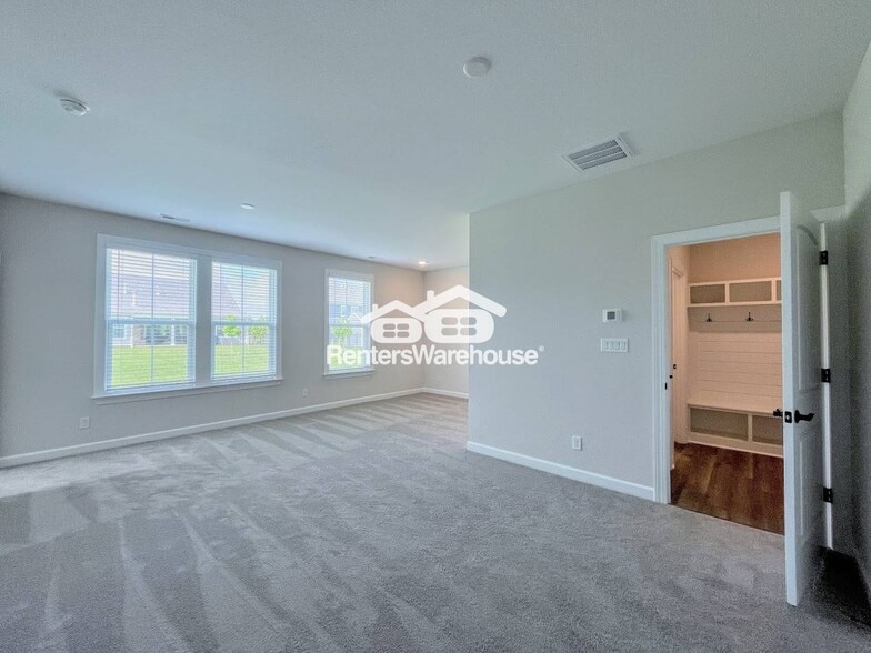 Building Photo - 1829 Malvern Dr