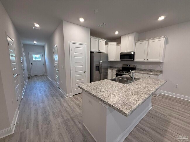 Building Photo - 9007 Golden Eye Dr