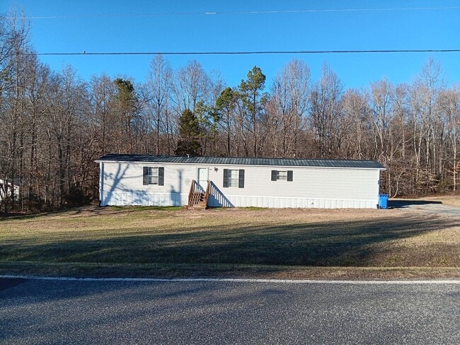 Building Photo - AVAILABLE NOW!