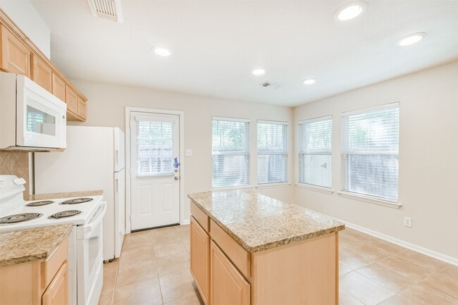 Building Photo - 42 Prairie Oak Dr