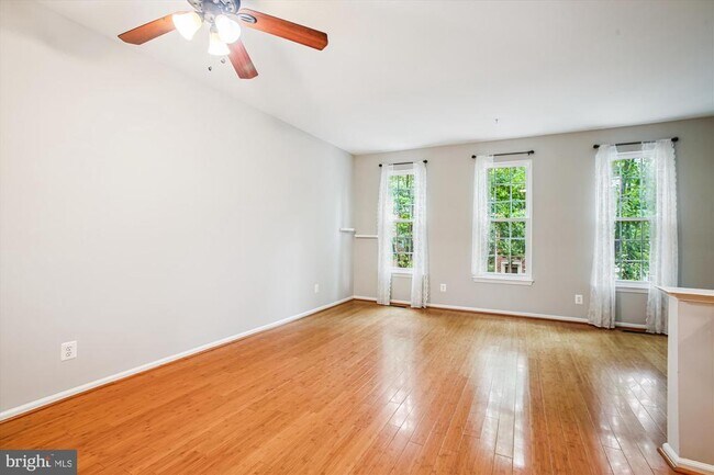 Building Photo - 171 Barrett Pl