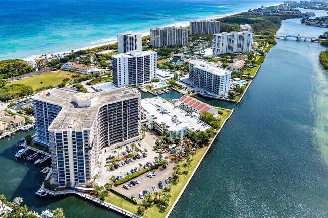 Building Photo - 4740 S Ocean Blvd