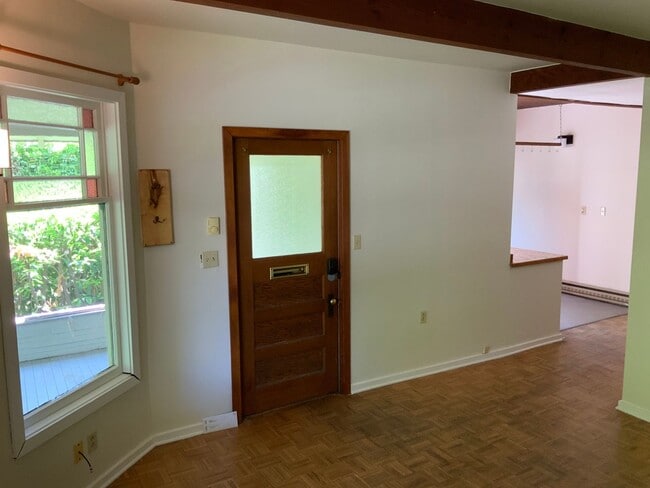 Building Photo - 1 Bedroom in Midtown