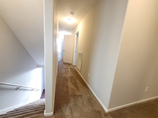 Building Photo - 7415 Hollister Ridge