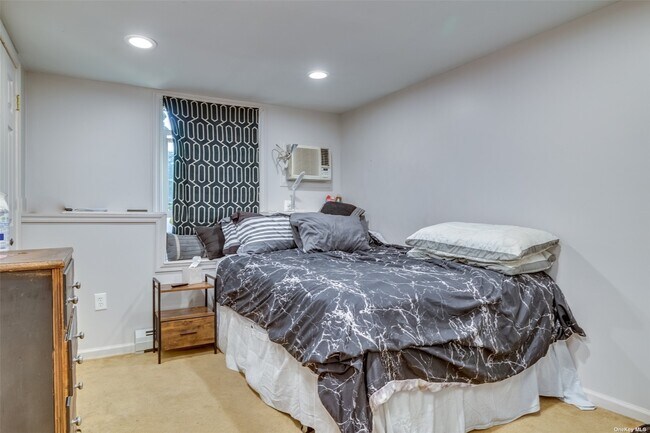 Building Photo - 30 Yeoman Dr