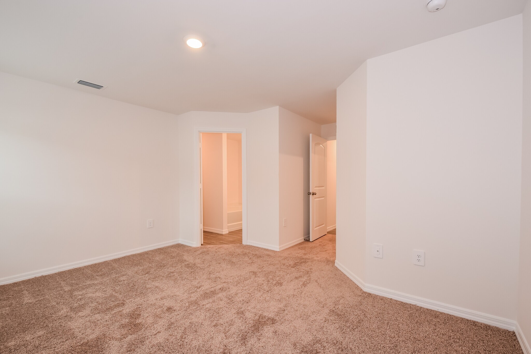 Building Photo - 166 Blackstone Dr