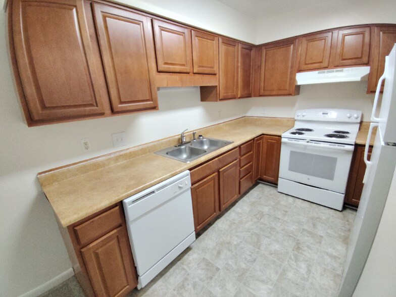 Building Photo - 600 Reusens Rd