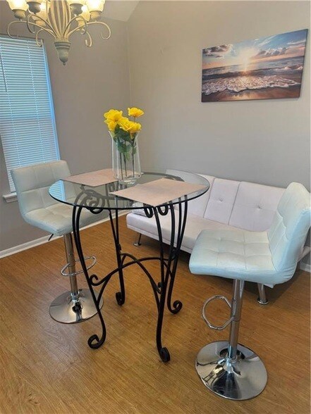 Building Photo - 318 Lake Marina Ave