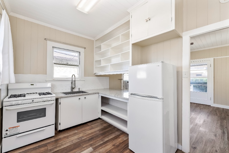 Building Photo - 3159 Lincoln Ave