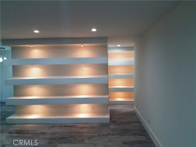 Building Photo - 811 6th Ct