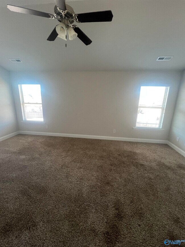 Building Photo - 8223 NW Stone Mill Dr