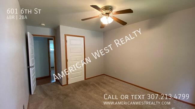 Building Photo - 601 6th St