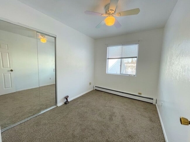 Building Photo - RARE FIND! Spacious and bright three bedroom apartment in South Anchorage with in unit laundry, f...