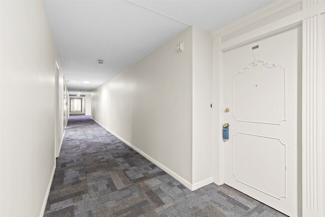 Building Photo - 2601 Bellefontaine