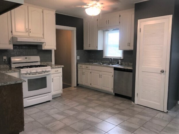 Building Photo - 1017 S Savage St