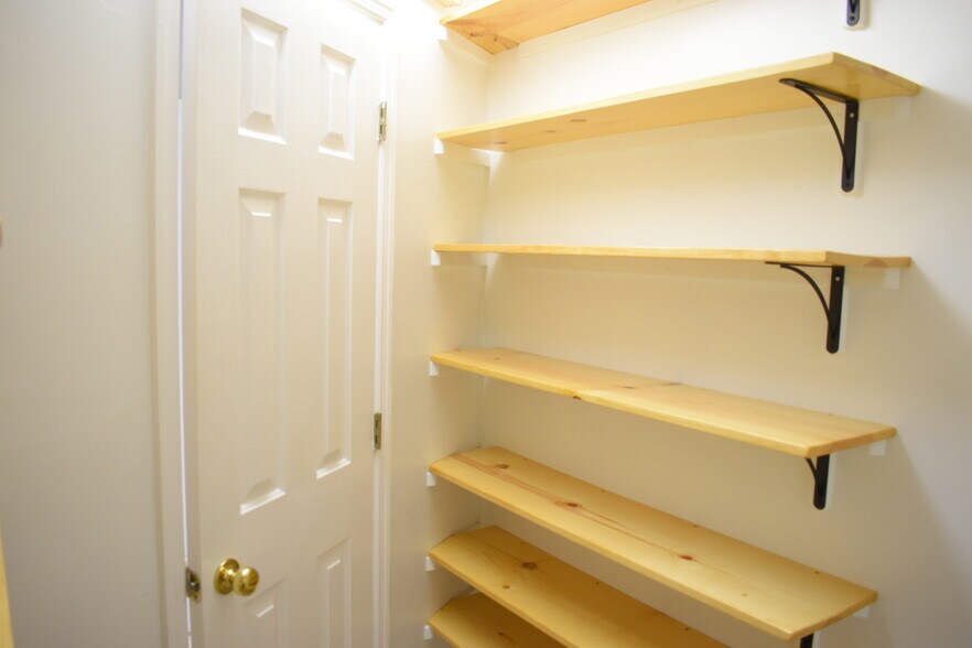 Building Photo - 4824 Weybridge Ln