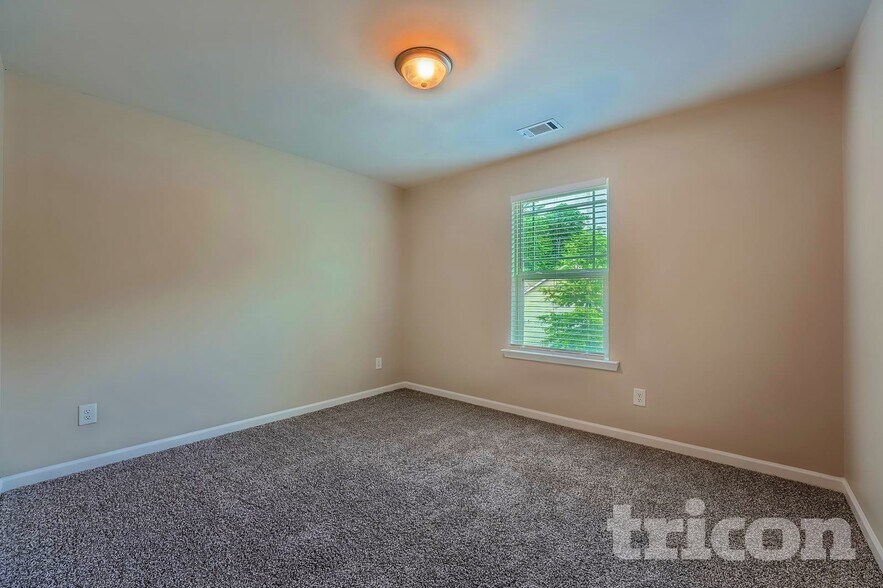 Building Photo - 3016 Powder Way