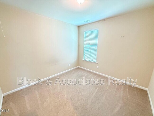 Building Photo - 2433 Cedar Rock Dr