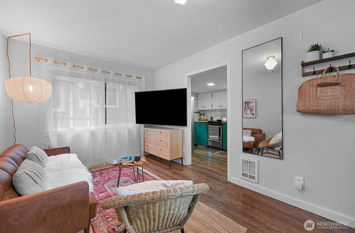 Building Photo - 2562 Lake Whatcom Blvd