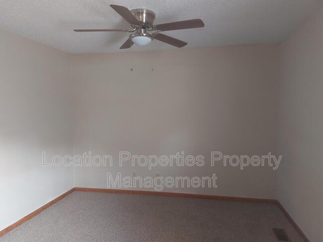 Building Photo - 324 Northwood Ln