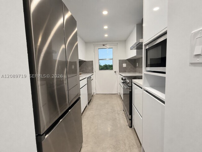 Building Photo - 5781 Biscayne Blvd