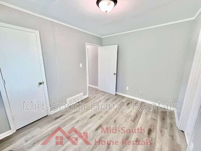 Building Photo - 1730 Tahiti Ln
