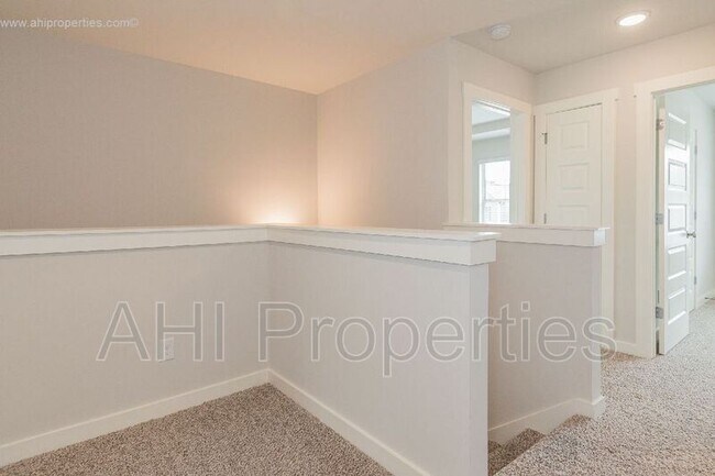 Building Photo - 3535 Misty Hollow Dr