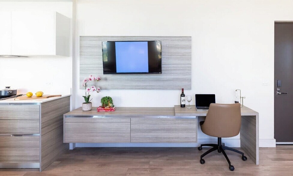 Building Photo - 777 N Ocean Dr