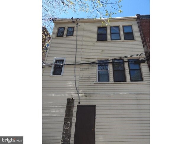 Building Photo - 5717 N Park Ave