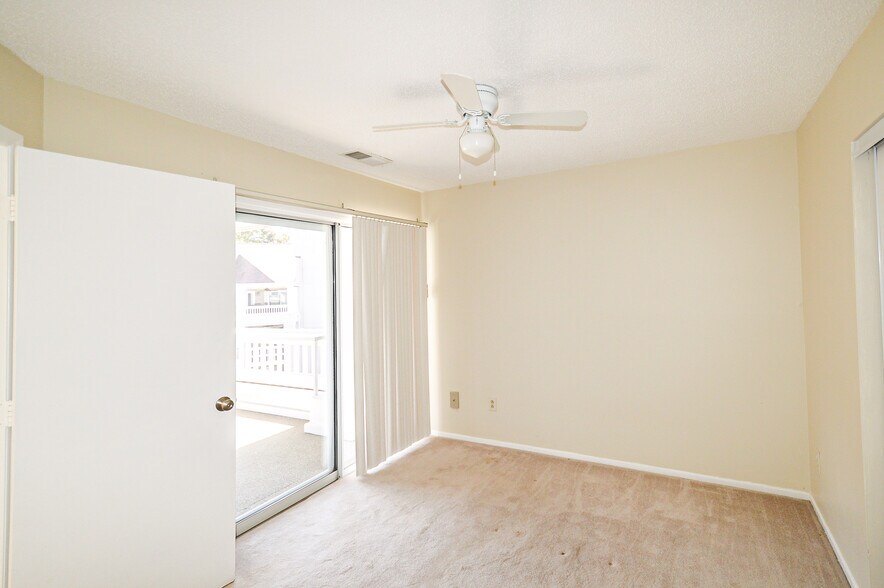 Building Photo - 18865 Vineyard Point Ln