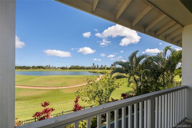 Building Photo - Golf Course View