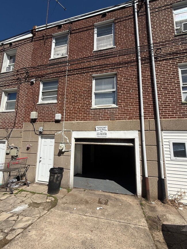 Building Photo - Three bedroom single-family home in Lawncrest-Northeast Philadelphia