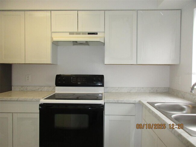 Building Photo - 131 Jones Ln