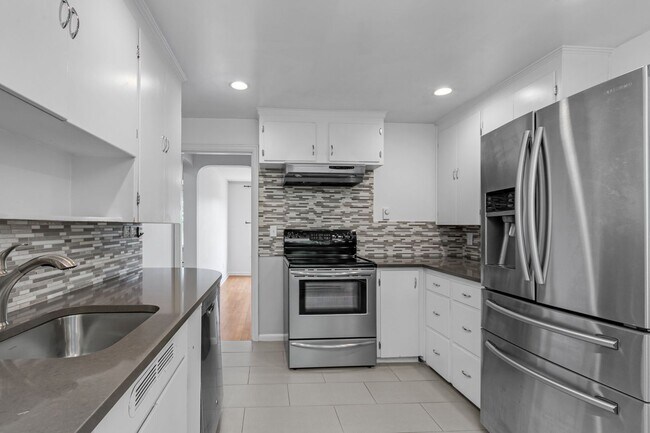 Building Photo - 3bd/1.75ba Seattle House