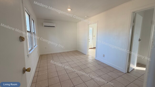 Building Photo - One Bedroom Back house- Available Now!