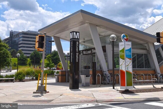 Building Photo - 1809 Westwind Way