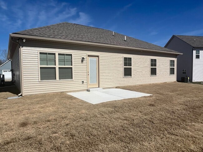 Building Photo - 23 Country Cir