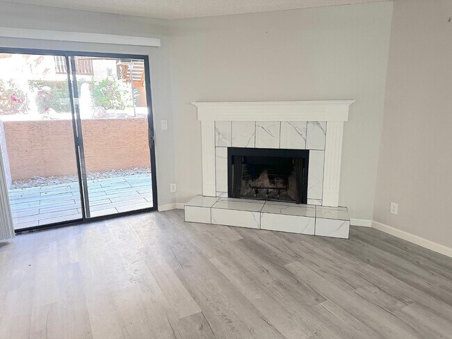 Building Photo - 3031 N Civic Center Plaza