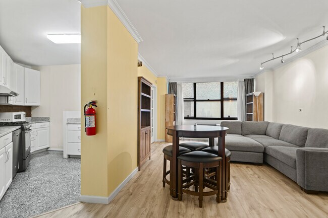 Building Photo - 7004 JFK Blvd E