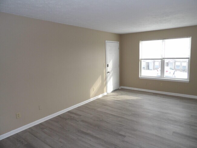 Building Photo - 140 Landings Dr