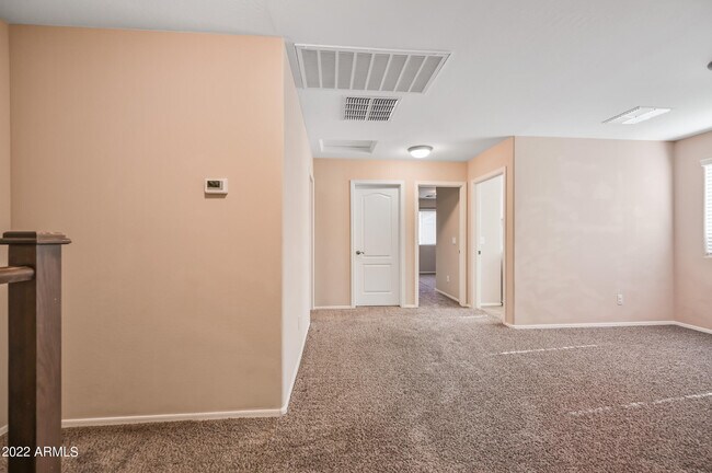 Building Photo - 2185 S Sanders Dr