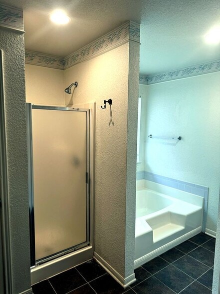 Building Photo - 1518 Chardonnay Dr