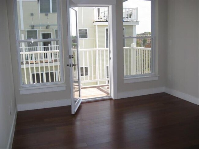 Building Photo - 27 Wheeler St