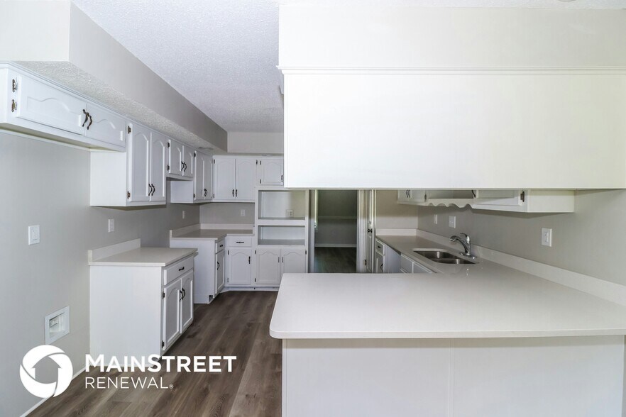 Building Photo - 3559 Wincross Dr
