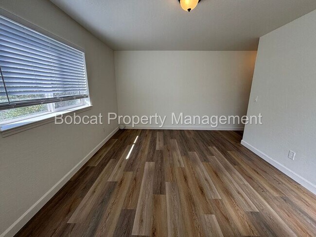 Building Photo - 509 Westview Ave
