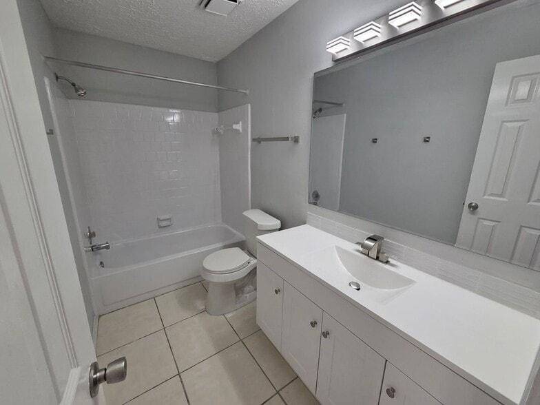 Building Photo - 1454 Plumwood Dr